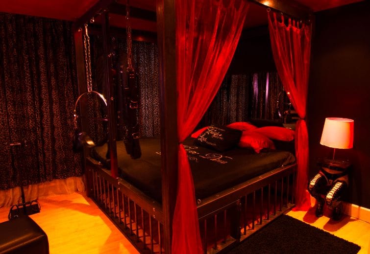 book kinky Dutch hotel Netherland erotic romantic couples