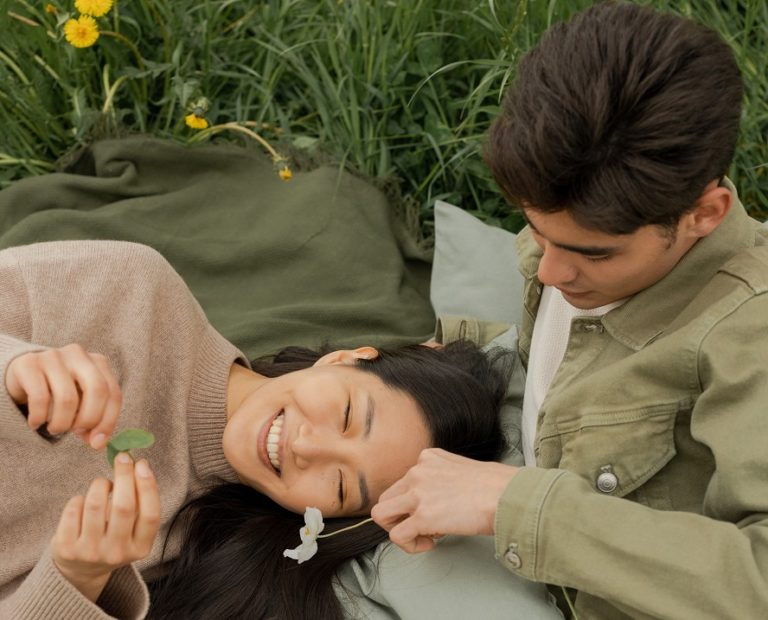 How To Flirt With A Trans Woman 13 Important Tips World Hookup Guides