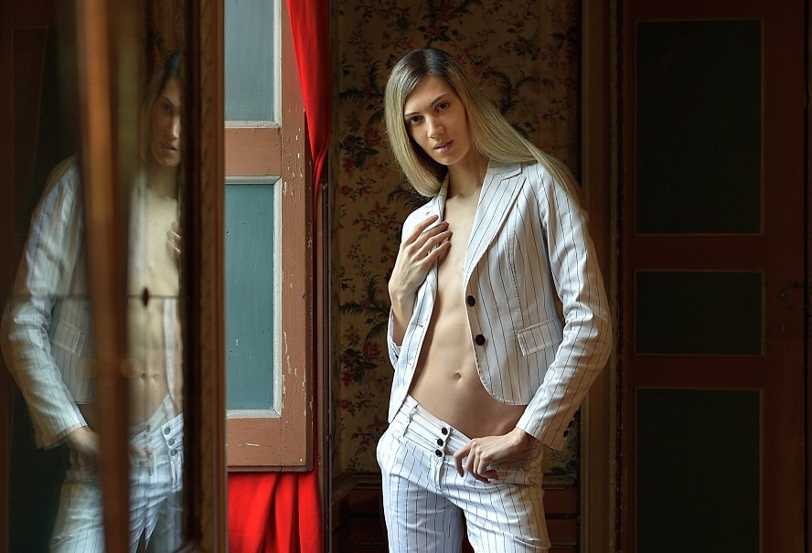 girl wear seductive cloths