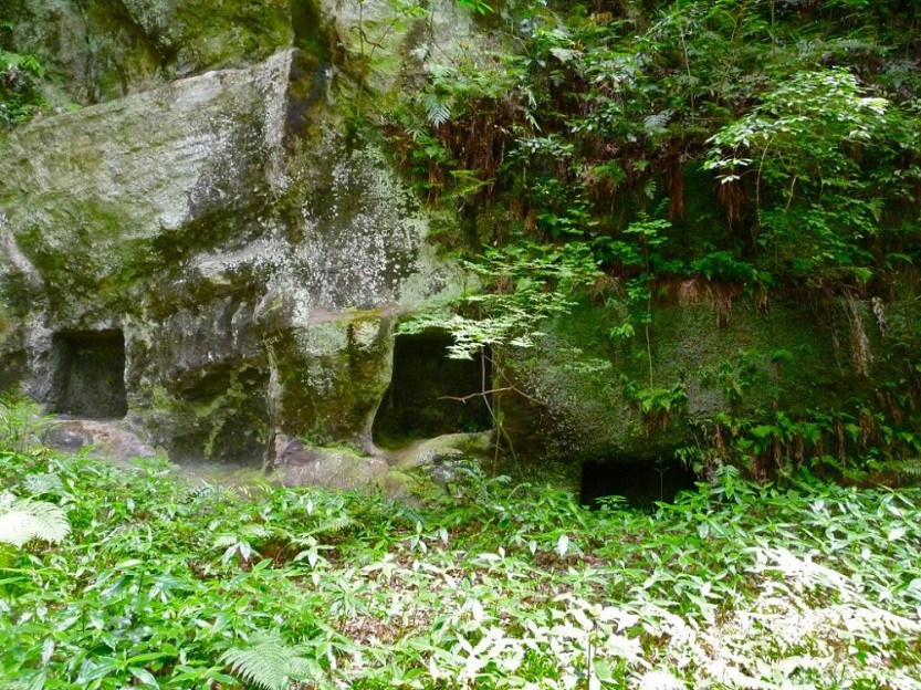 cave for outdoor sex in Tokyo park